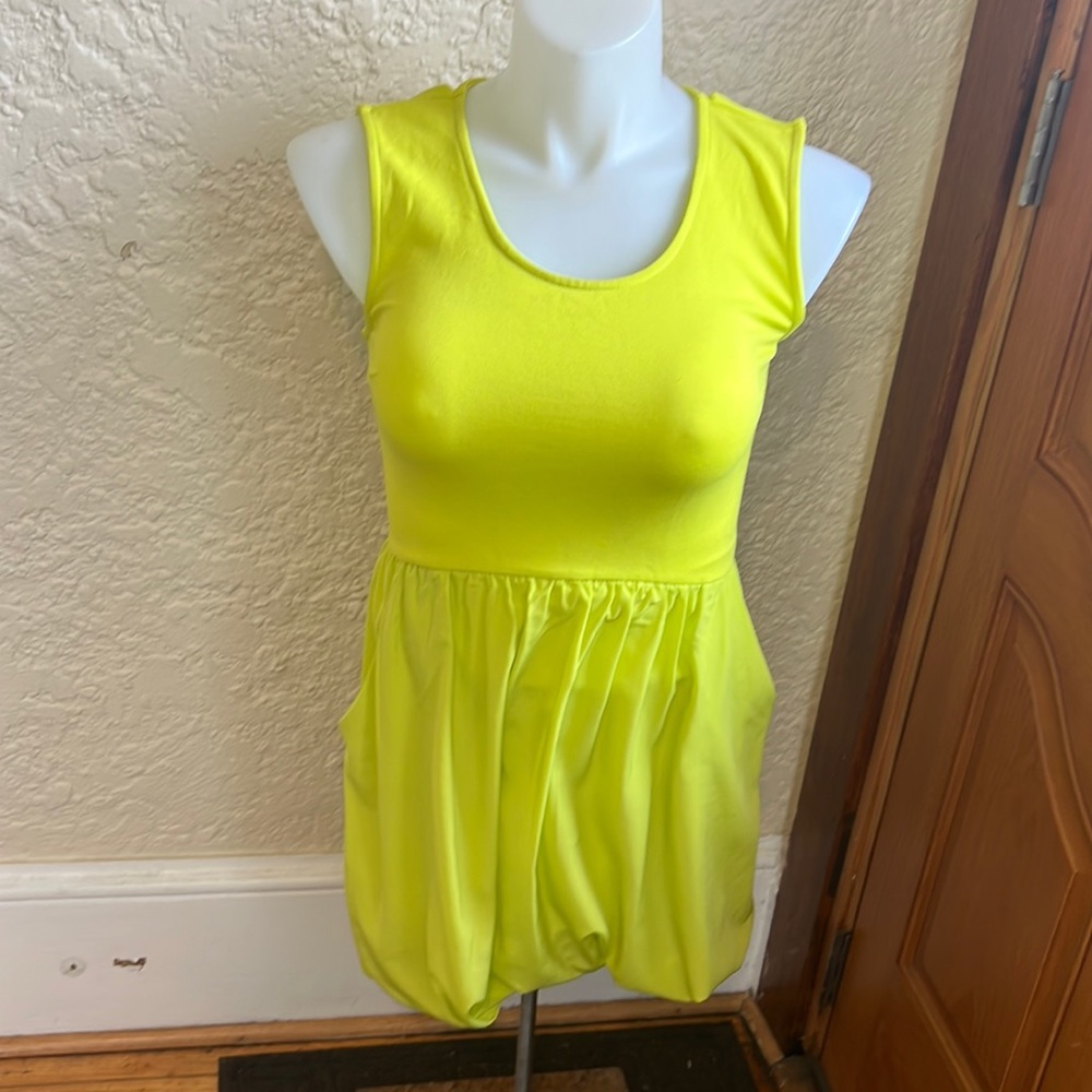 Bar III dress bright like green dress w/pockets